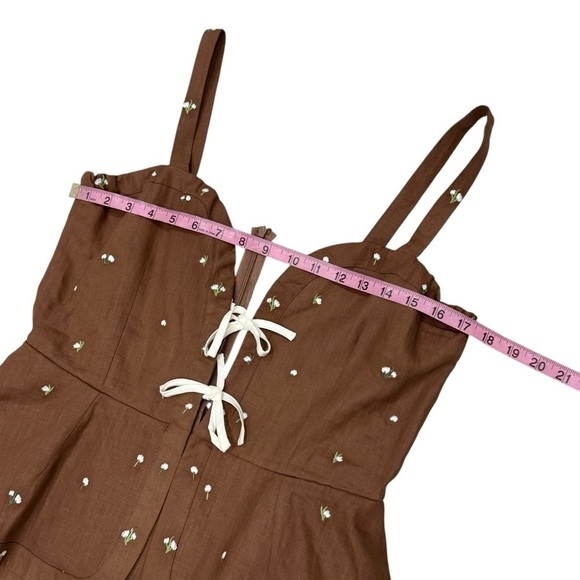 Fanm Mon Helaina Floral Embroidered Bow Front Sweetheart
Neck Peplum Mini Dress - Picture 12 of 16